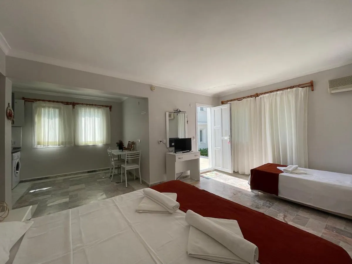 Sun Beach Villas Foca 0*,