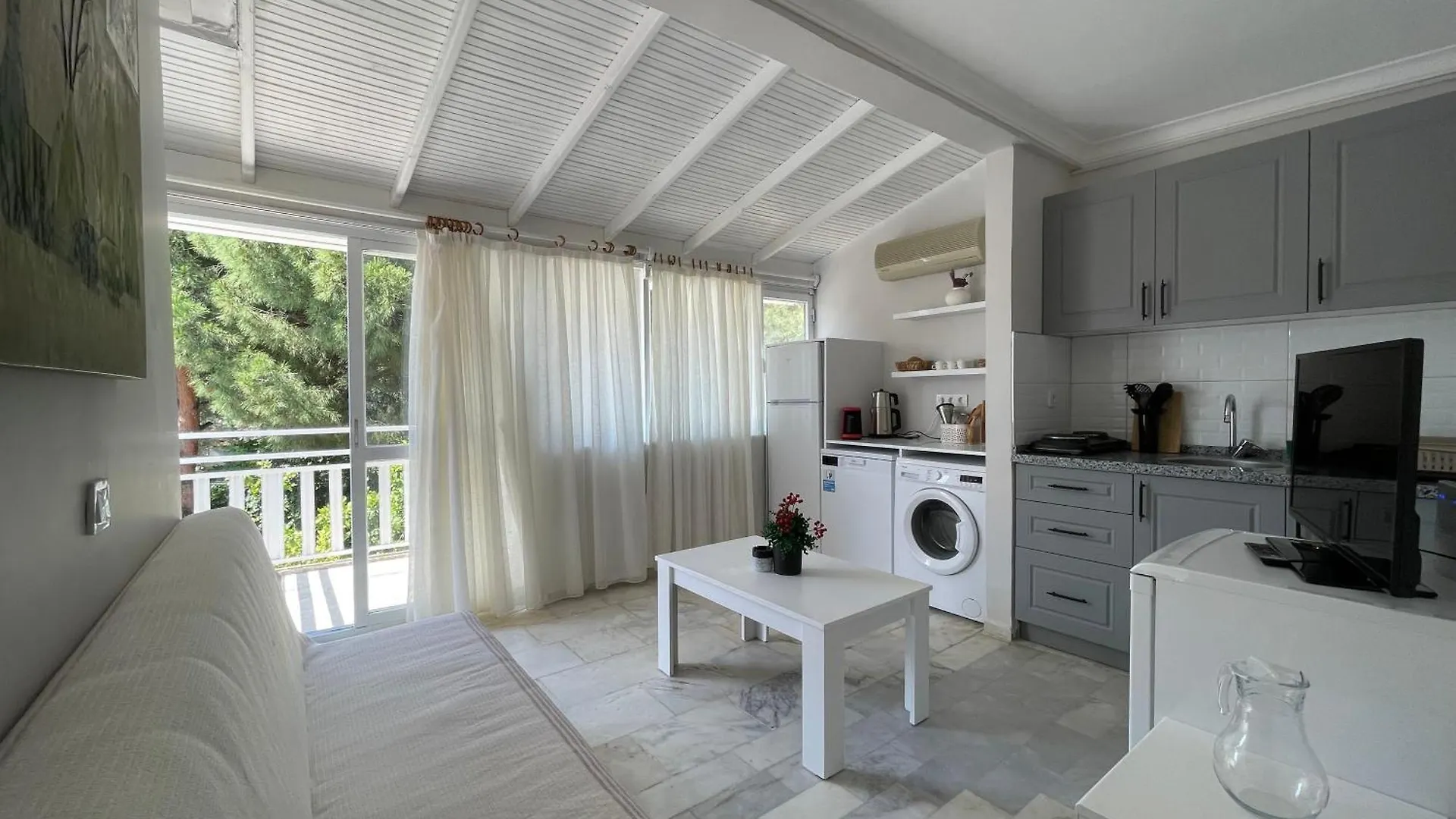 Sun Beach Villas Foca Apartment